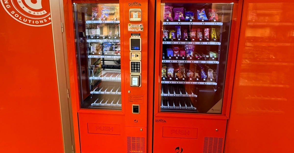 Máquina de snacks y dulces